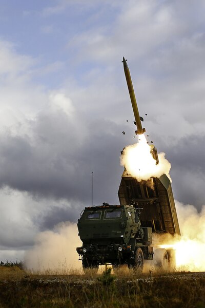 M142_HIMARS_fires_a_rocket_as_part_of_Nordic_Strike_22_(3)