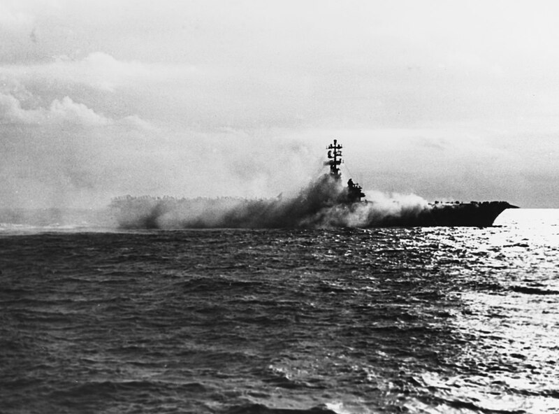 1280px-USS_Oriskany_(CV-34)_on_fire,_26_October_1966