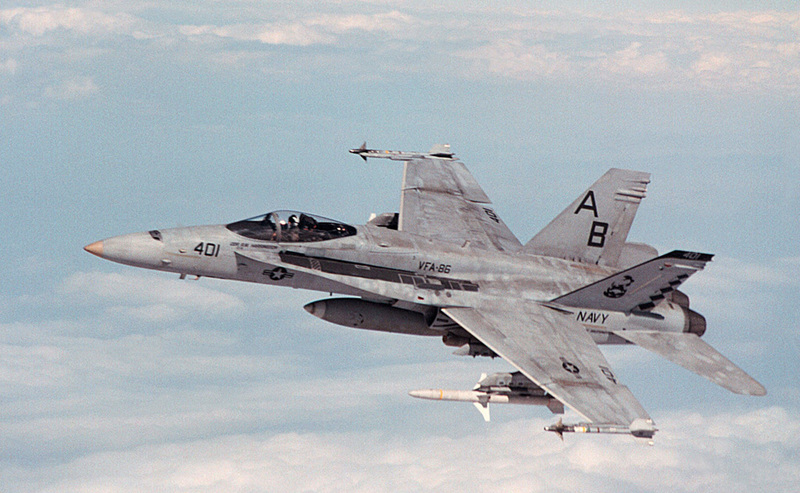 F-18C_Hornet_of_VFA-86_in_flight_over_the_Persian_Gulf_in_1998