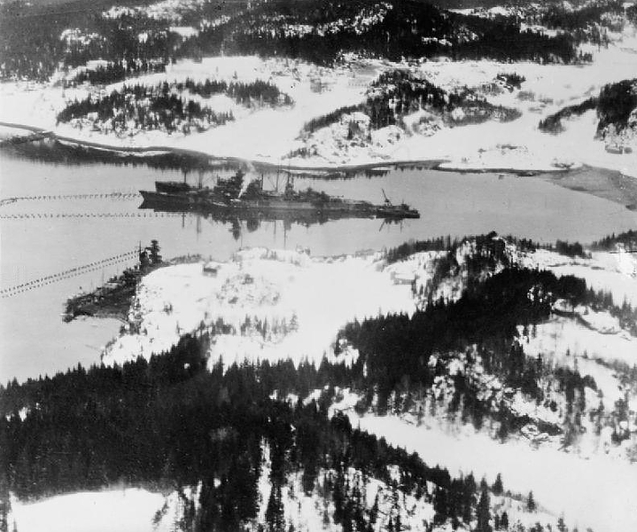Cruisers_Admiral_Scheer_and_Prinz_Eugen_at_Lofjord_1942
