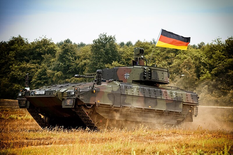 1280px-Schützenpanzer_Puma_der_Bundeswehr_(49919110048)