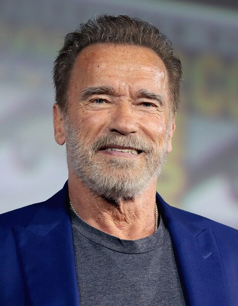 800px-Arnold_Schwarzenegger_by_Gage_Skidmore_3_(cropped)