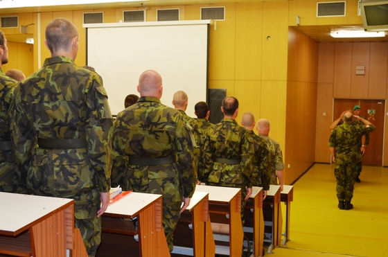 9 Z úvodní besedy s hlavními funkcionáři a instruktory