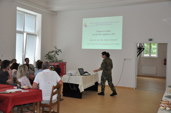 102_navrat_z_mise_01