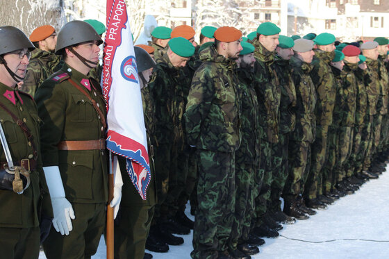 Slavnostního-zahajovacího-ceremoniálu-se-účastnili-členové-klubu-vojenské-historie-roty-NaZdar_01