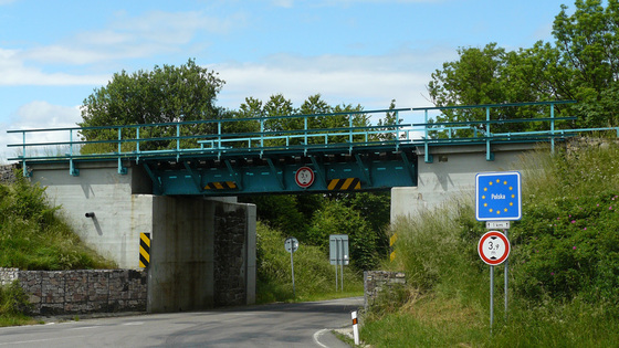 elezniční most který byl v záři 1938 podminován