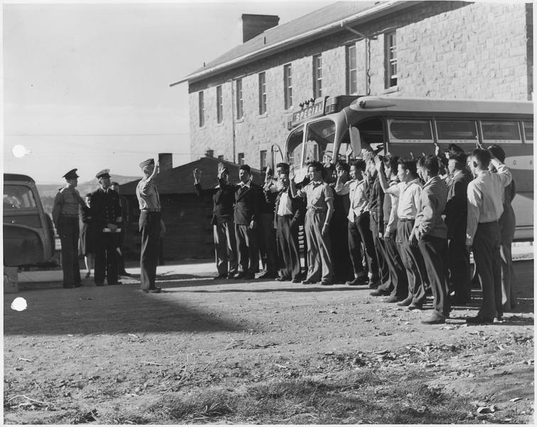 First_29_Navajo_U.S._Marine_Corps_code-talker_recruits_being_sworn_in_at_Fort_Wingate,_NM._-_NARA_-_295175