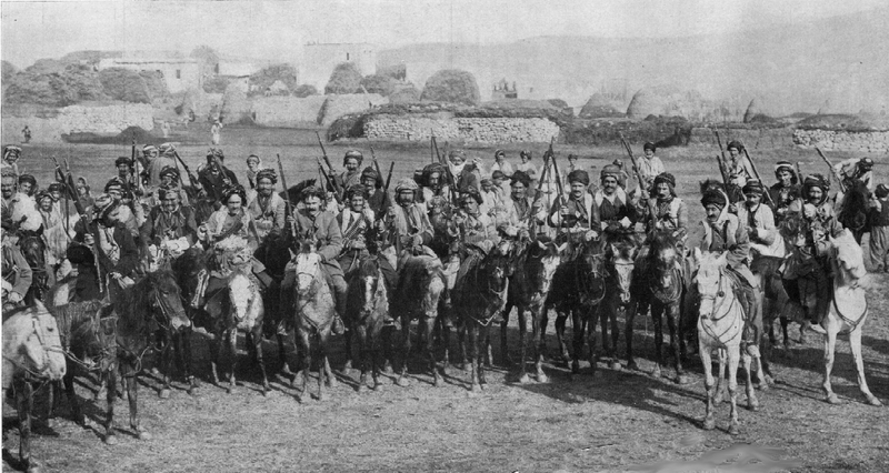 Některé Kurdské kmeny, hlavně tedy jako součást Osmanské armády, se spolu s Turky aktivně účastnily Arménské genocidy.  Wikipedia