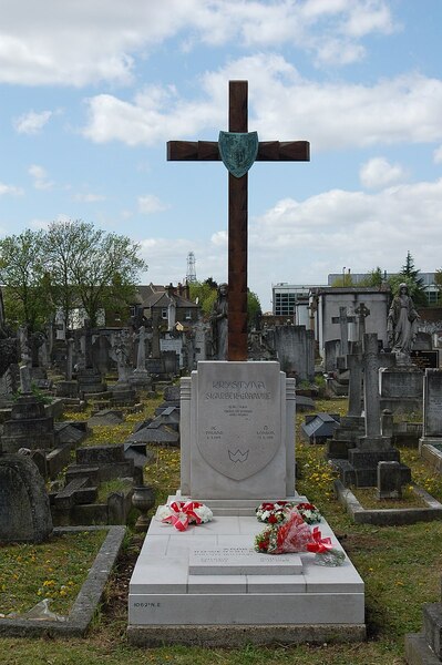 800px-Grób_Krystyny_Skarbek_na_cmentarzu_Kensal_Green_St._Mary_w_północnym_Londynie